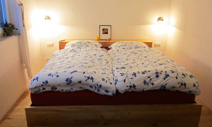 Gudensberg Apartment | Apartment 'Liere Stubb' with Shared Terrace, Shared Garden and Wi-Fi