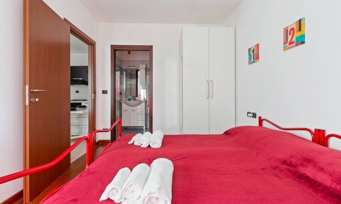 Lambrate Apartment | Apartment located in the Rubattino district in Milan, near the Esselunga di Rubattino