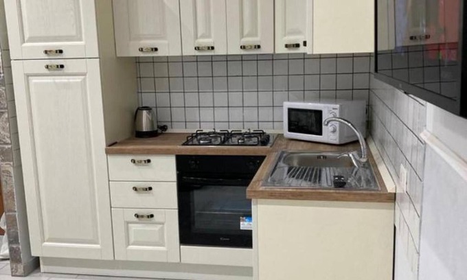 Torre del Greco Apartment | Apartment 'Lucy Casa Vacanze' with Private Terrace, Wi-Fi and Air Conditioning