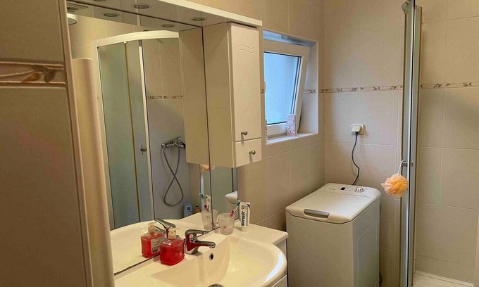 Jadrtovac Apartment | Apartment Luka - One Bedroom Apartment with Balcony and Sea View