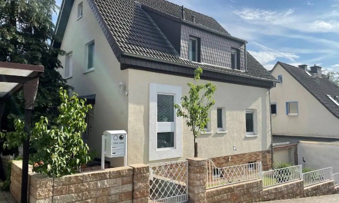 Maintal Apartment | Apartment 'Maintal 2' with Private Terrace, Private Garden and Wi-Fi