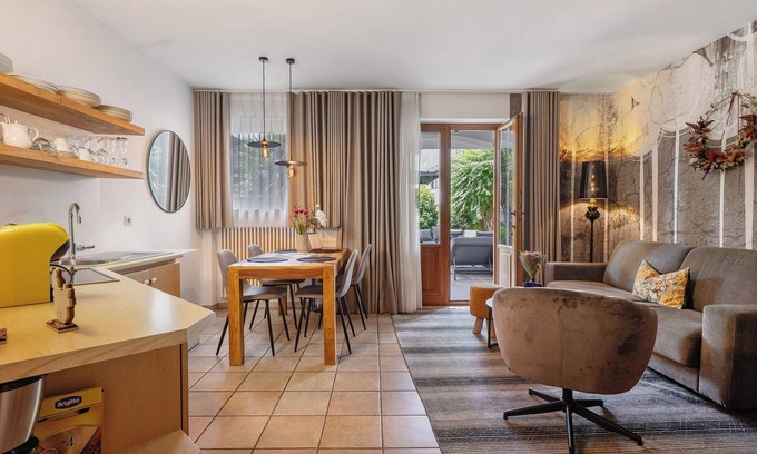 Schenna Apartment | Apartment 'Mair In Schenna C' with Shared Terrace and Wi-Fi