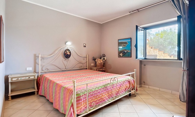 Chiesiola Apartment | Apartment 'Mapa - Girasole' with Sea View, Wi-Fi and Air Conditioning