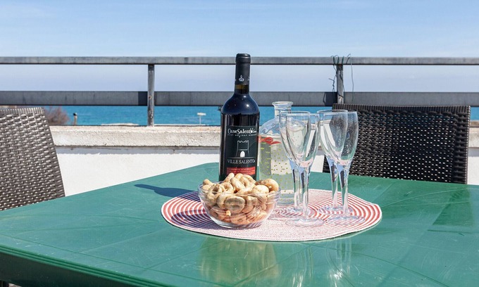 San Foca Ski Chalet | Apartment near sea and center, parking space and air conditioned, m127
