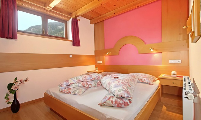 Valle Aurina Apartment | Apartment 'Obermairhof Sonnenschein' with Mountain View, Shared Terrace and Wi-Fi