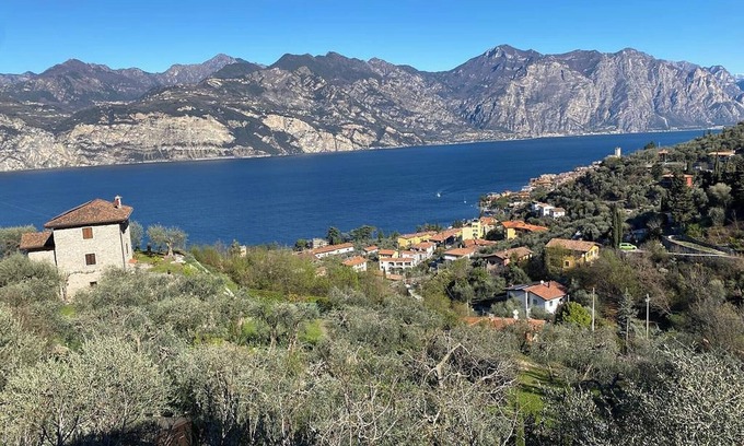 Malcesine Apartment | Apartment 'Olive Grove House' with Lake View, Private Terrace and Shared Garden