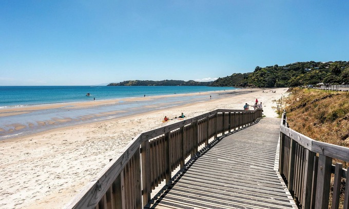 Onetangi Apartment | Apartment On The Beach