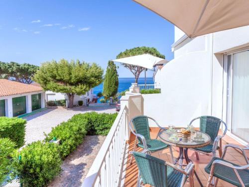 Llanca Apartment | Apartment Palmiers I-4 by Interhome