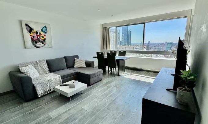 Puteaux Apartment | Apartment Paris La Défense Eiffel Tower Skyline