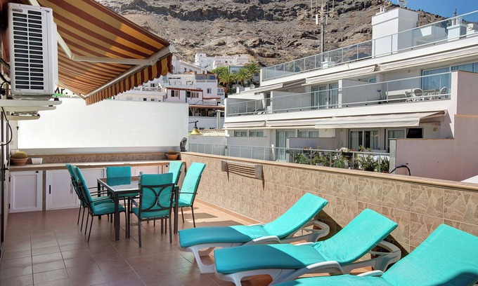 Lomo Quiebre Apartment | Apartment Pedro with Sea & Mountain View, Garden & Wi-Fi