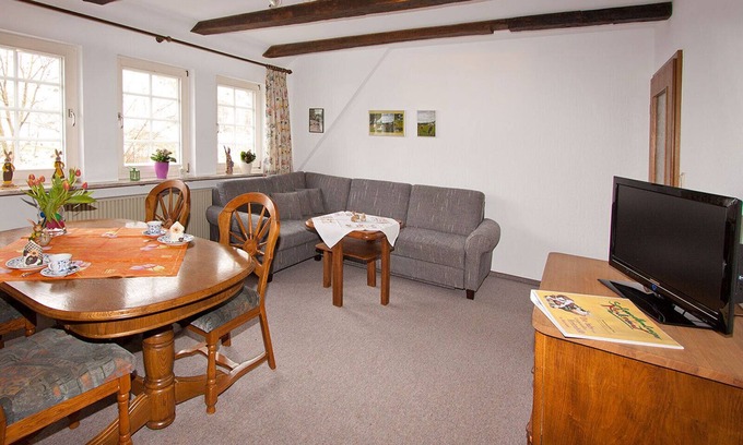 Lenne Apartment | Apartment 'Pferd' with Mountain View, Shared Terrace and Wi-Fi