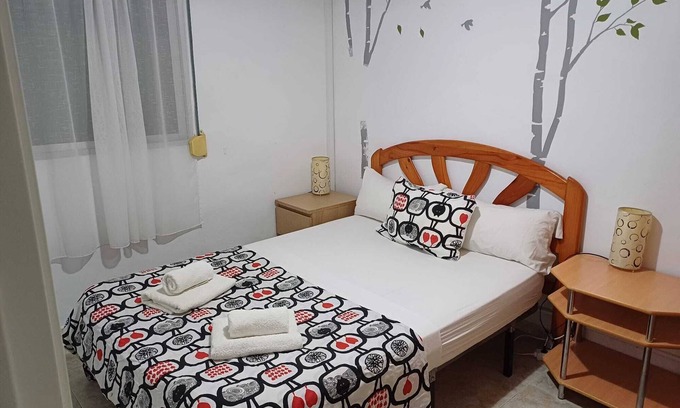 Leon XIII-Los Naranjos Apartment | Apartment 'Piso Próximo Basílica Macarena' with Wi-Fi and Air Conditioning