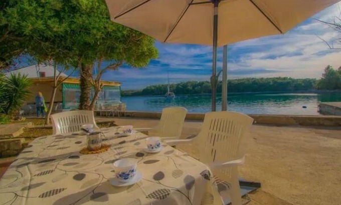 Punta Kriza House | Apartment "Punta Blue" with view of the water