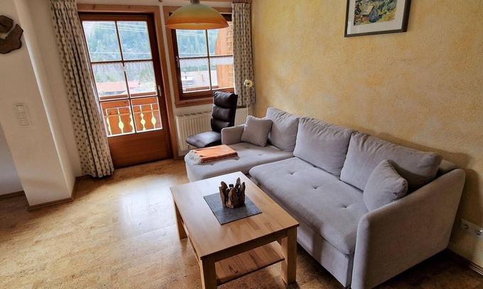 Hinterstein Apartment | Apartment Rauhornblick - 55 sqm - Haus Eckwiesen