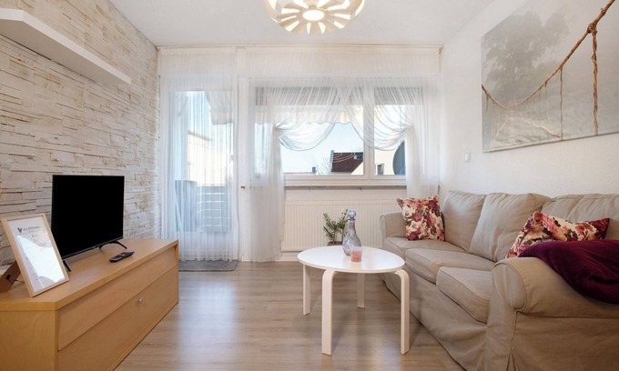 Waggershausen Apartment | Apartment 'Rd-ferienwohnung' with Mountain View, Balcony and Wi-Fi