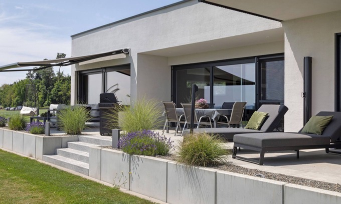 Unterschwarzach Apartment | Apartment 'Riedheide, 130qm' with Private Terrace, Private Garden and Wi-Fi