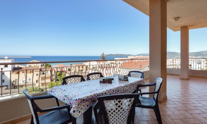 La Pietraia Apartment | Apartment Royal on the Beach with Sea View, A/C, Wi-Fi, Balcony & Terrace