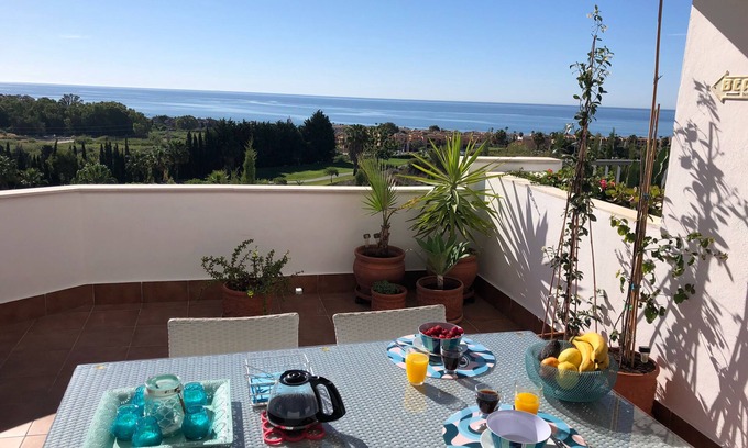 Marina de Casares Apartment | Apartment sea view, golf and mountain, 400 m from the sea