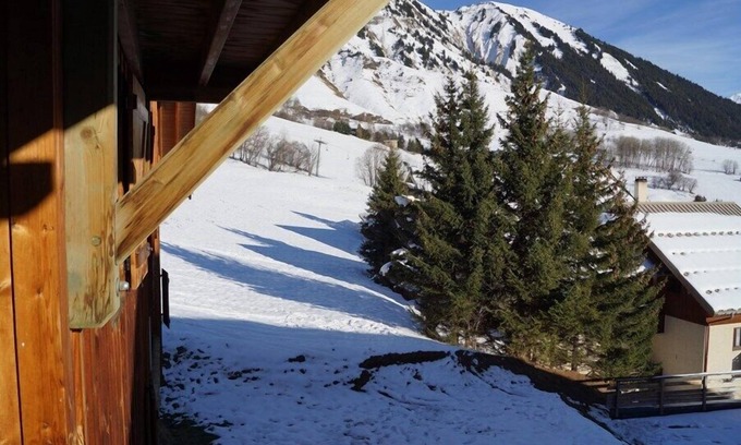 Saint-Jean-d'Arves Apartment | Apartment sleeps 6, 50m from the ski slopes, mountain view
