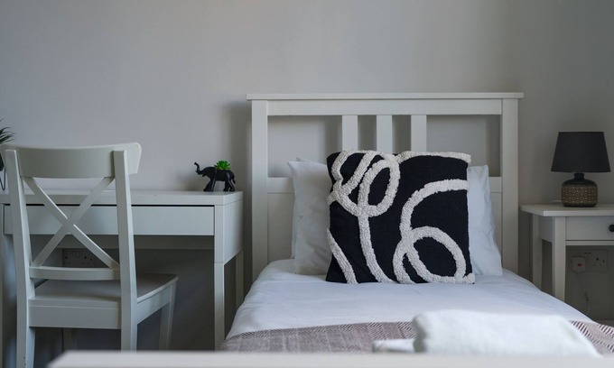 Bedlington Apartment | Apartment - Sleeps 3 - Pet Friendly - Parking