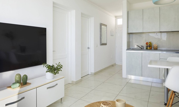 Patalavaca Apartment | Apartment-Standard-Private Bathroom-Mountain view-CAT. 4