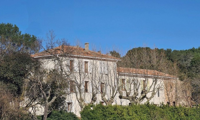 Carnoules Apartment | Apartment 'Studio Vintage' with Mountain View, Shared Pool and Wi-Fi