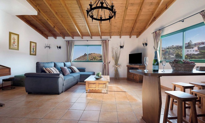 Buen Paso House | Apartment 'Tily' with Sea View, Terrace & Wi-Fi