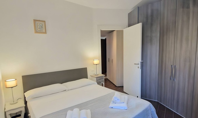 Recco Apartment | Apartment 'Tosi' with Balcony