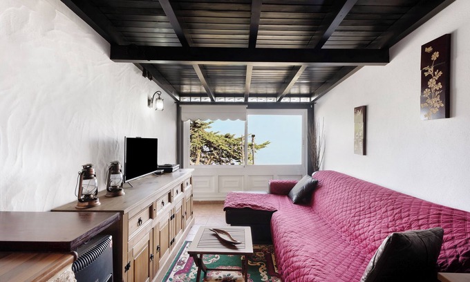 Mocanal Apartment | Apartment 'Trebol 2' with Sea View and Wi-Fi