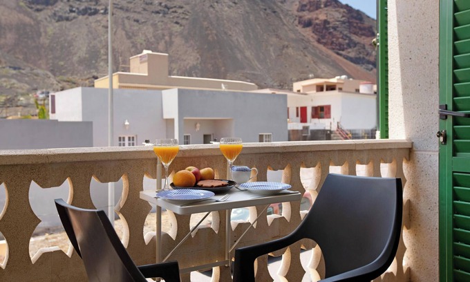 Tamaduste Apartment | Apartment "Vacation Home La Sanjora" Close to the Beach with Wi-Fi & Balcony