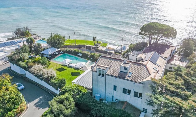 Albisola Superiore Apartment | Apartment Verney by Interhome