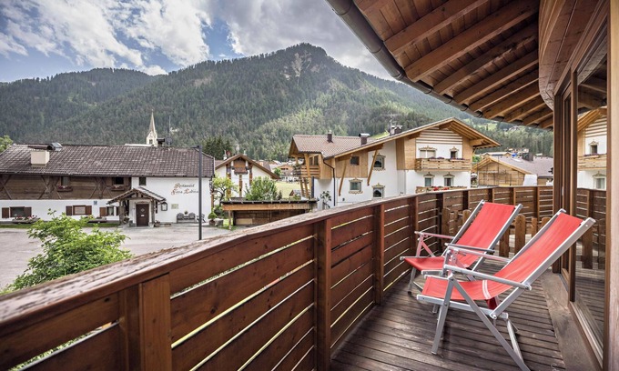Mareo Apartment | Apartment "Villa Anita Plan de Corones" with Mountain View, Sauna, Wi-Fi & Terrace