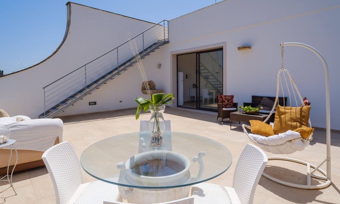 Torre Specchia Ruggeri Apartment | Apartment 'Villa Scoglio' near the sea with garden and private terrace