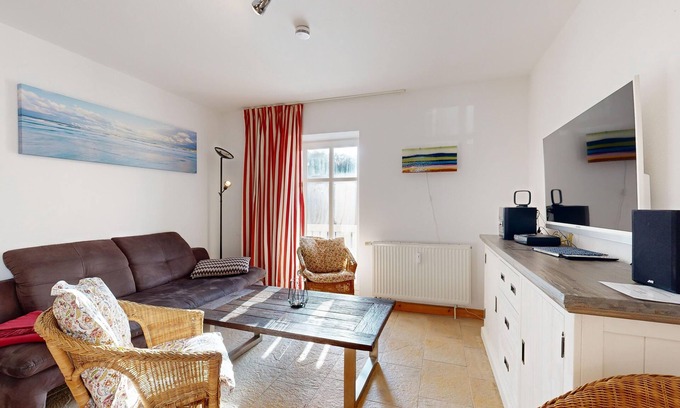 Binz Apartment | Apartment Villa Strandblick 01, direct beach location, Binz,(ID SB101) - Strandblick 01