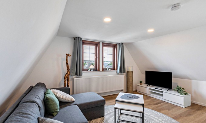 Limburg an der Lahn Apartment | Apartment 'Werner-Senger-Haus Oben' with Shared Terrace and Wi-Fi