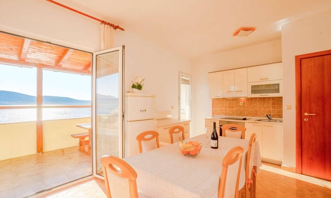 Zubovici Apartment | Apartment with a balkony with wide views from above over the bay, 3 bedrooms, 4 bathrooms