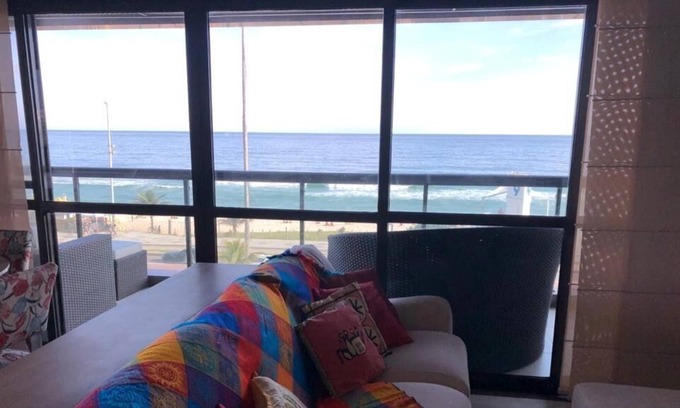 Rio de Janeiro Apartment | Apartment with a view on the edge of Praia do Recreio.