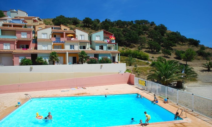 Cerbere Apartment | Apartment with balcony or terrace near sea