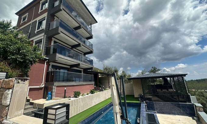 Konyaalti Apartment | Apartment with Breathtaking Sea, Mountain & Pool Views – Geyikbayırı/Antalya