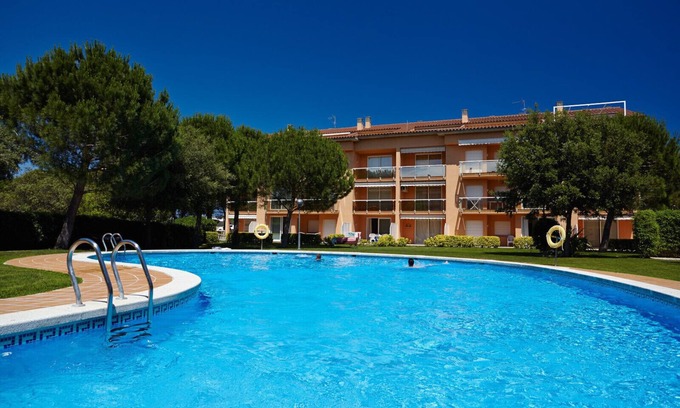 Pals Apartment | Apartment with garden & pool - 800 m Pals beach (SG2 3H PP 212)