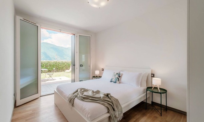 Abbadia Lariana Apartment | Apartment with Garden in Abbadia Lariana (Lario10)