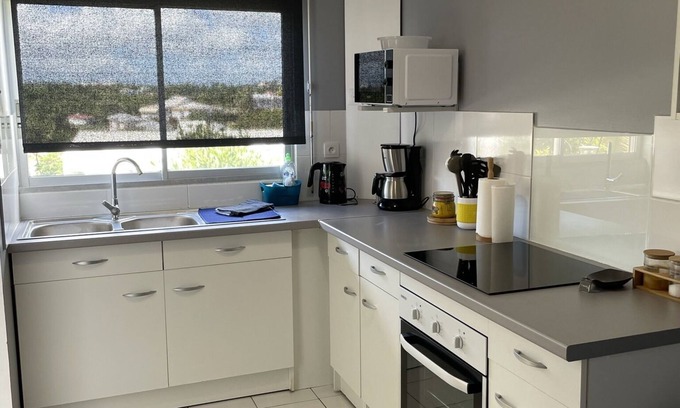 Le Gosier Apartment | Apartment with pool and beach access for 2 to 5 people