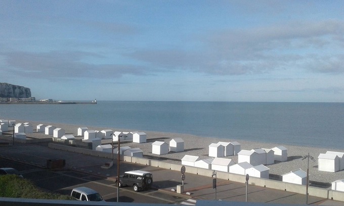 Mers-les-Bains Apartment | Apartment with sea view