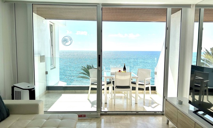Arguineguin Apartment | Apartment with stunning sea views at the beach