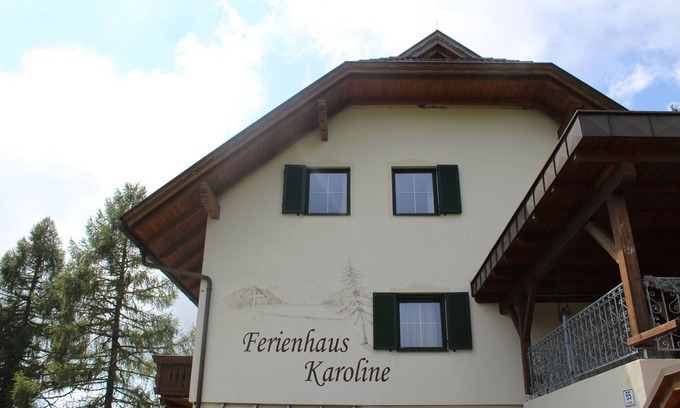 Albeck Apartment | Apartment 'Wohnung 2' with Mountain View, Shared Terrace and Shared Garden