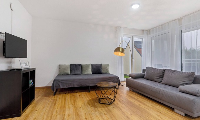 Rheinhausen Apartment | Apartment 'Wohnung 3' with Balcony and Wi-Fi