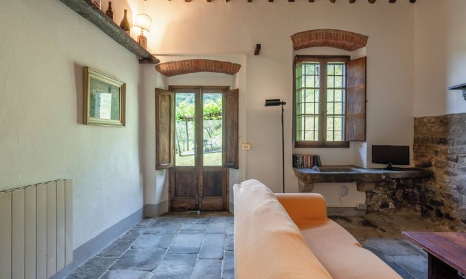 Pescia Apartment | Apartment 'Zano' with Mountain View, Shared Pool and Wi-Fi