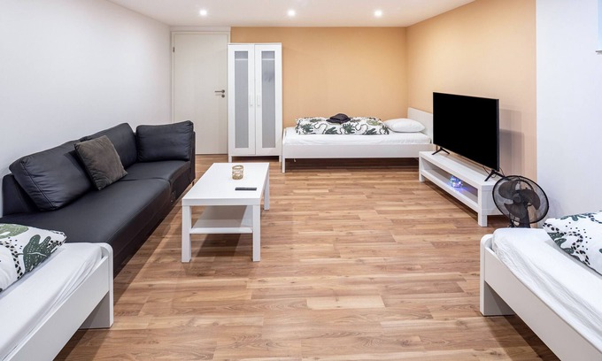 Waldau Apartment | Apartment 'Zentrum Kassel' with Wi-Fi