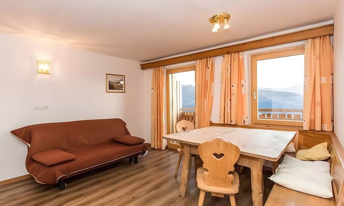 Velturno Apartment | Apartment 'Zolerhof Edelweiß' with Mountain View, Shared Terrace and Wi-Fi
