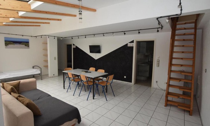 Stuttgart Apartment | Apartment Zuffenhausen
